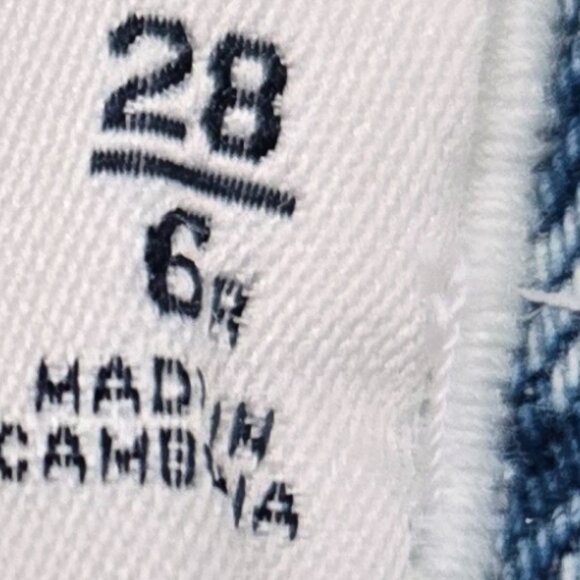 Abercrombie & Fitch The Mom High Rise Jeans Women's Destroyed Knee Raw Hem 28/6 - Picture 7 of 8